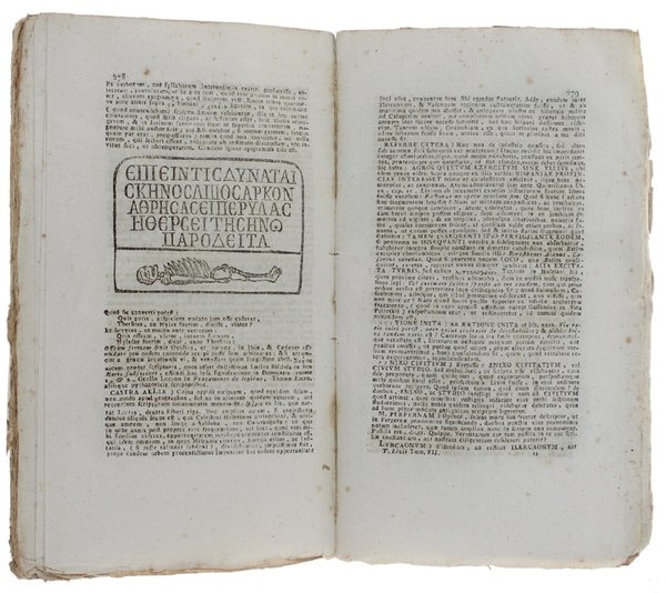 HISTORIARUM AB URBE CONDITA LIBRI QUI SUPERSUNT cum selectis adnotationibus …