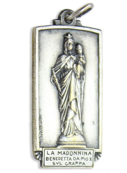 MEDAGLIETTA: Madonnina del Grappa, regalata dal generale Giardino.
