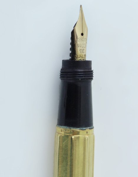 PENNA STILOGRAFICA PENNINO RIENTRANTE laminata, fusto prismatico, 1920 ca. Fuzionante.