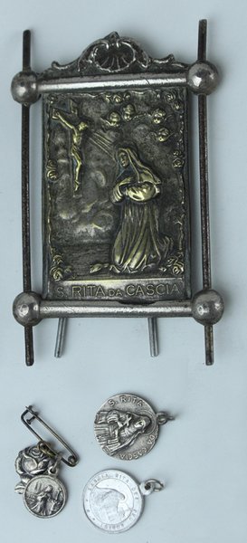 SANTA RITA DA CASCIA: ANTICA PLACCA DORATA E 4 MEDAGLIETTE …
