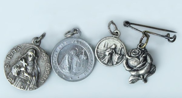 SANTA RITA DA CASCIA: ANTICA PLACCA DORATA E 4 MEDAGLIETTE …