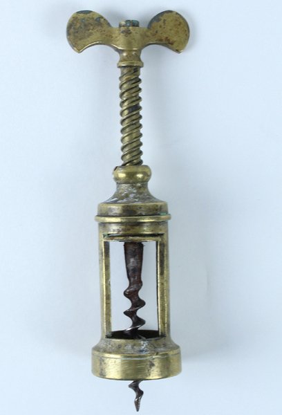 ANTICO CAVATAPPI A CAMPANA IN OTTONE MASSICCIO PERFETTAMENTE FUNZIONANTE.