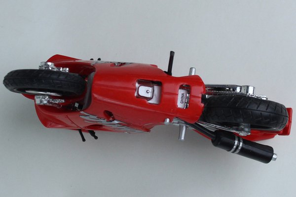 KAWASAKI NINJA ZX 7R MODELLINO MAISTO scala 1:18 lunghezza cm …