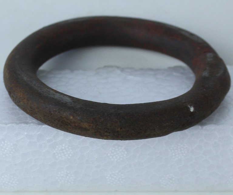 ANELLO ANTICO IN FERRO FORGIATO DIAMETRO CM 9