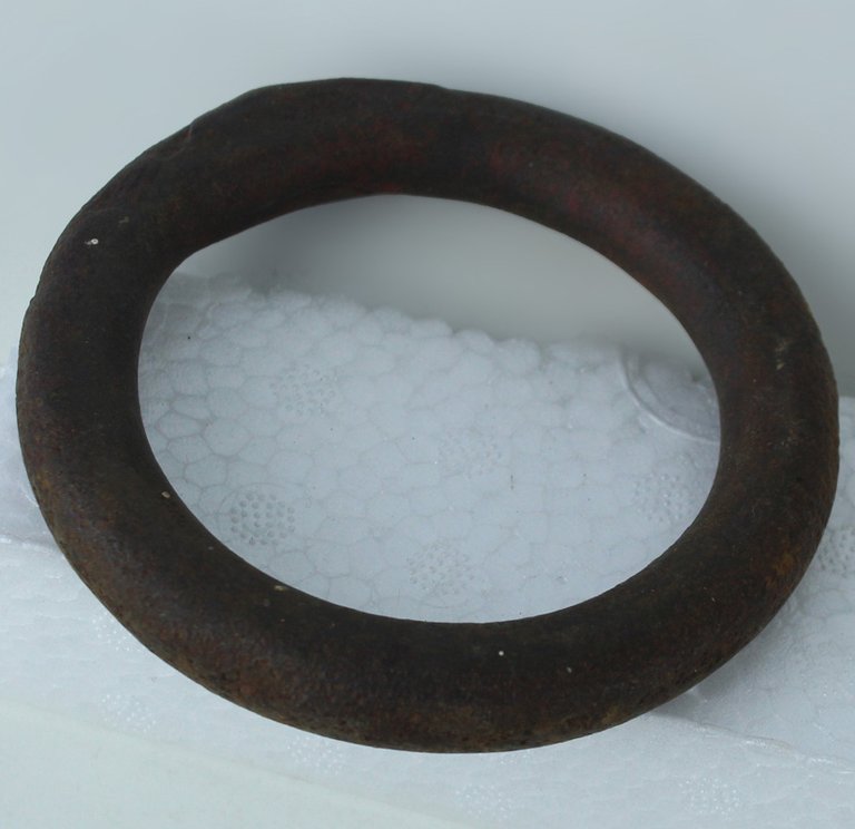 ANELLO ANTICO IN FERRO FORGIATO DIAMETRO CM 9