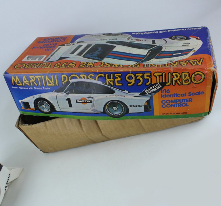 AUTOMODELLO Martini Porsche 935 Turbo 1:16 Identical Scale Battery operated … | Immagine Gallery 11