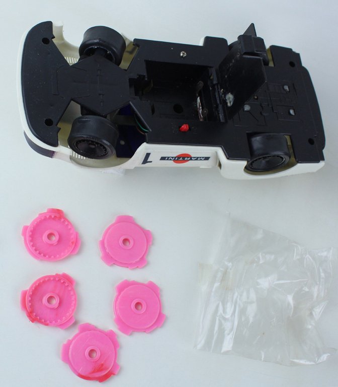 AUTOMODELLO Martini Porsche 935 Turbo 1:16 Identical Scale Battery operated … | Immagine Gallery 13