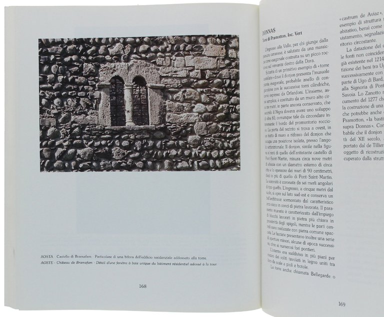 CASTELLI E TORRI IN VAL D'AOSTA [italiano e francese]