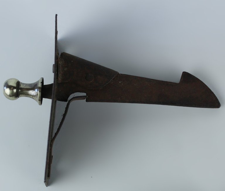 CHIAVISTELLO ANTICO FERRO POMOLINO OTTONE CHIUSURA A LEVA CON SCATTO …