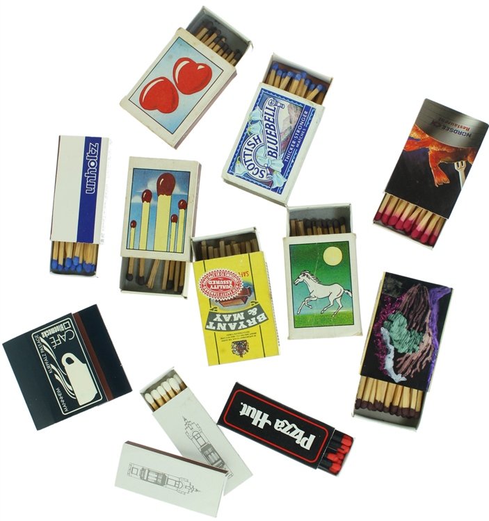 COLLEZIONE DI FIAMMIFERI IN LEGNO DA VARI PAESI.