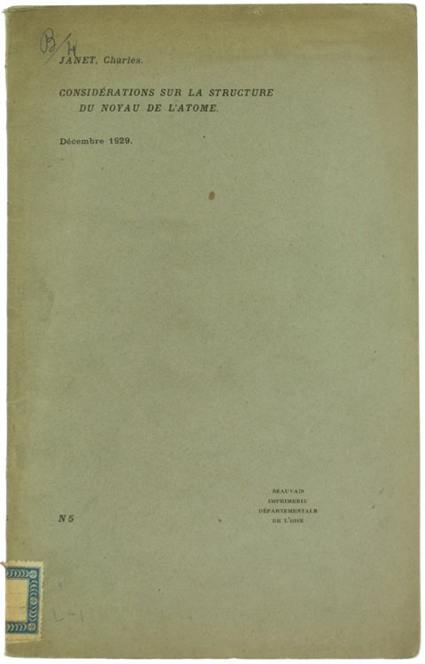 CONSIDERATIONS SUR LA STRUCTURE DU NOYAU DE L'ATOME.