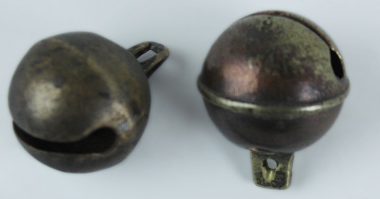 COPPIA DI ANTICHI SONAGLI IN BRONZO