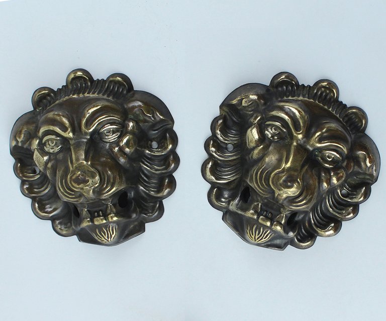 COPPIA DI TESTE DI LEONE PORTA-ANELLO IN OTTONE - VINTAGE