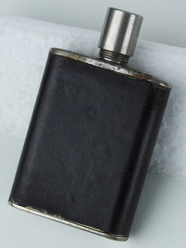 FIASCHETTA TASCABILE (per whisky o gin ?) in metallo cromato …