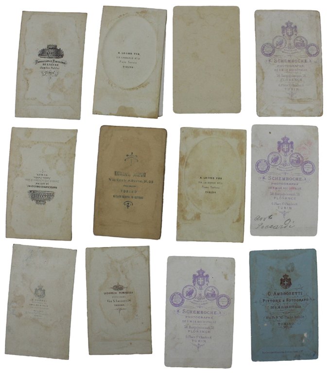 FOTOGRAFIE D'EPOCA 12 ritratti UOMO vintage Formato 10x6 cm montate …