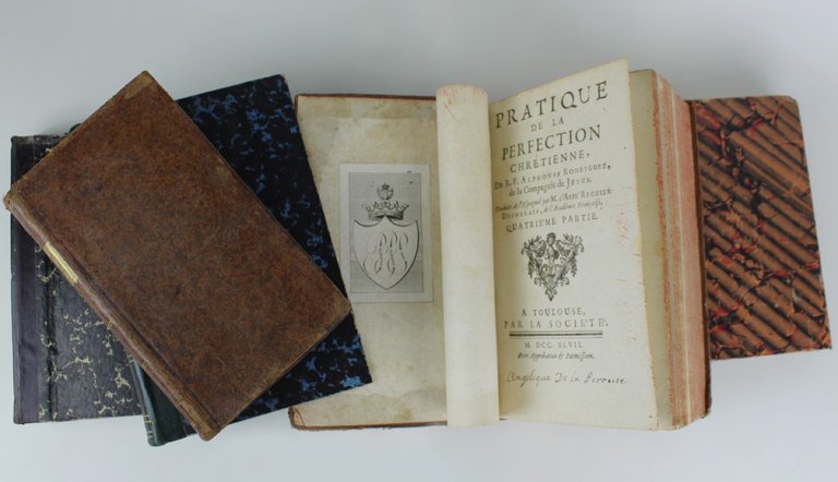 LOTTO 5 LIBRI ANTICHI: 1747-1860 con pregiate legature in pelle. …
