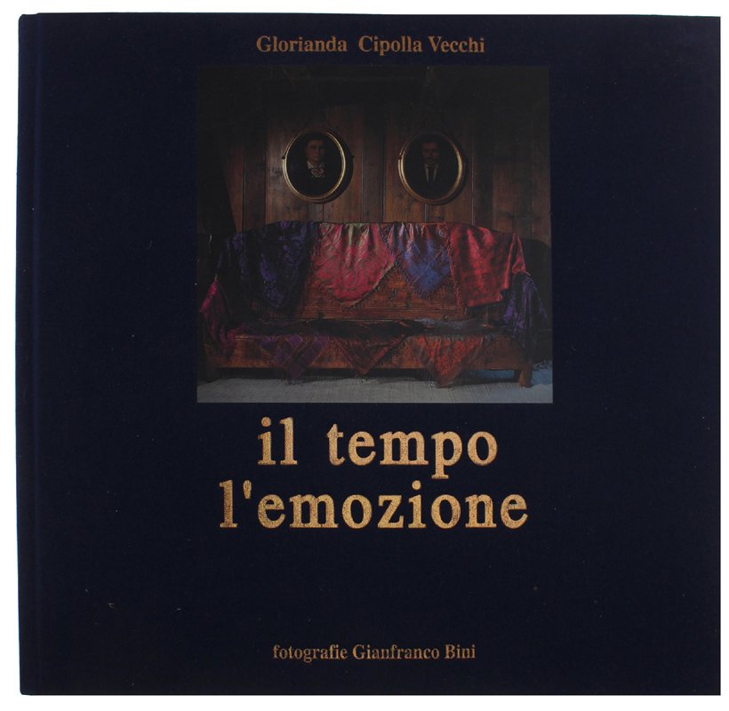 IL TEMPO L'EMOZIONE. Costumi antichi della Valle d'Aosta. Fotografie di …