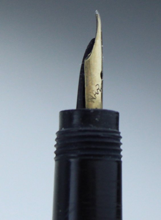 IMPERIAL Penna stilografica vintage. Pennino oro 14 Kt rientrante funzionante