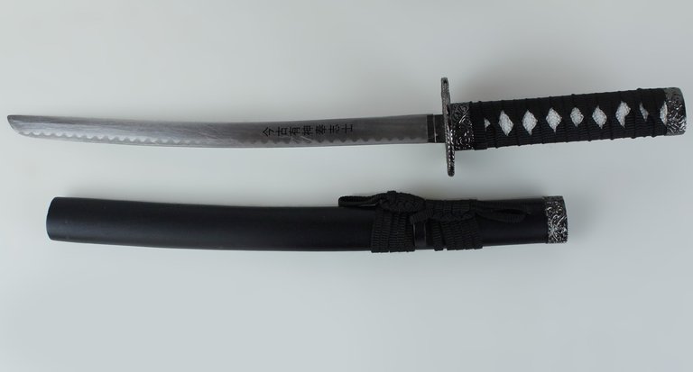 KATANA DA TAVOLO CON SUPPORTO (legno e acciaio)