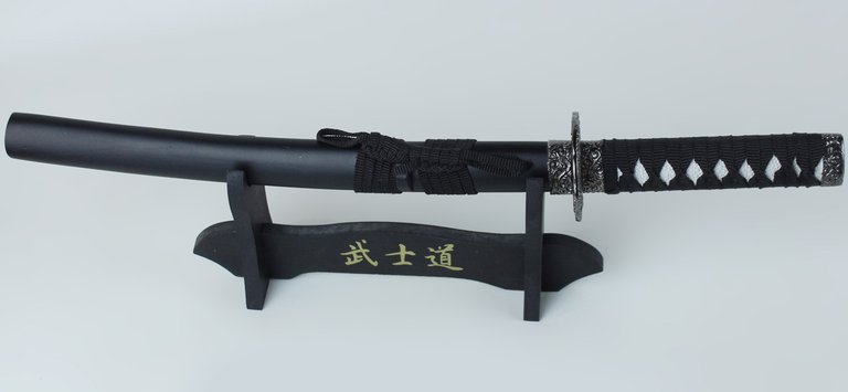 KATANA DA TAVOLO CON SUPPORTO (legno e acciaio)