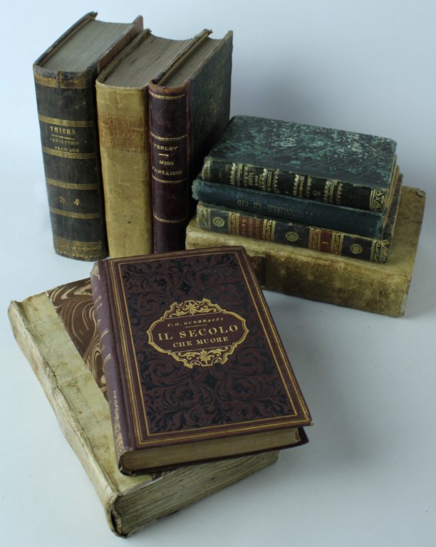 LIBRI ANTICHI delizioso lotto di 9 volumi con pregiate legature. …