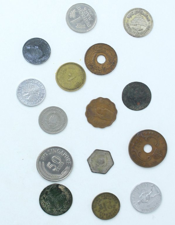 LOTTO DI 16 VECCHIE MONETE VARI PAESI