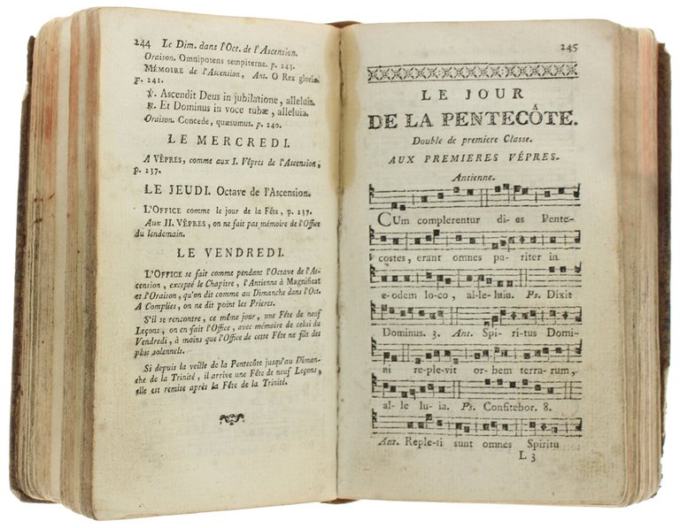 NOUVEAU VESPERAL ROMAIN POUR LES DIMANCHES ET FETES DE L'ANNEE; …