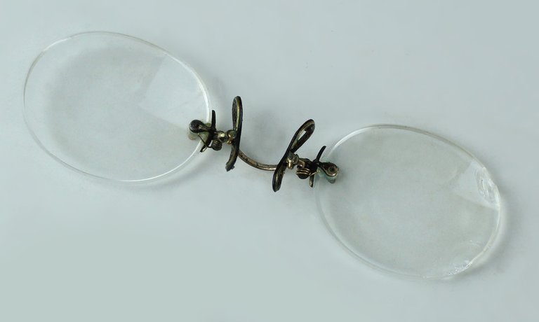 OCCHIALI PINCE-NEZ ANTICHI