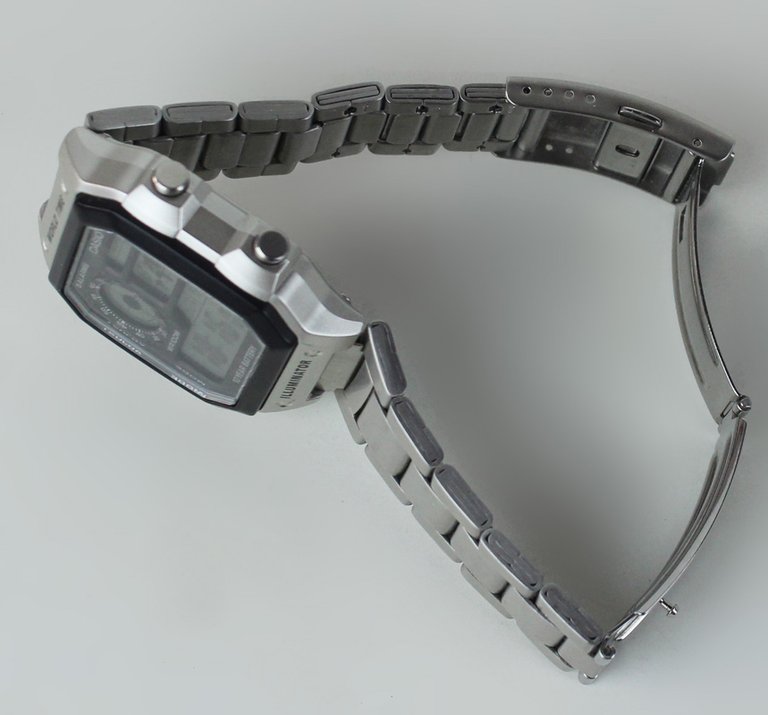 OROLOGIO UOMO CASIO WORLD TIME AE1200WH No. 3299 (nuovo)