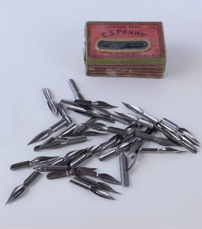 PENNINI PERRY E PRESBITERO, LOTTO DI CA. 50 PEZZI (modelli …