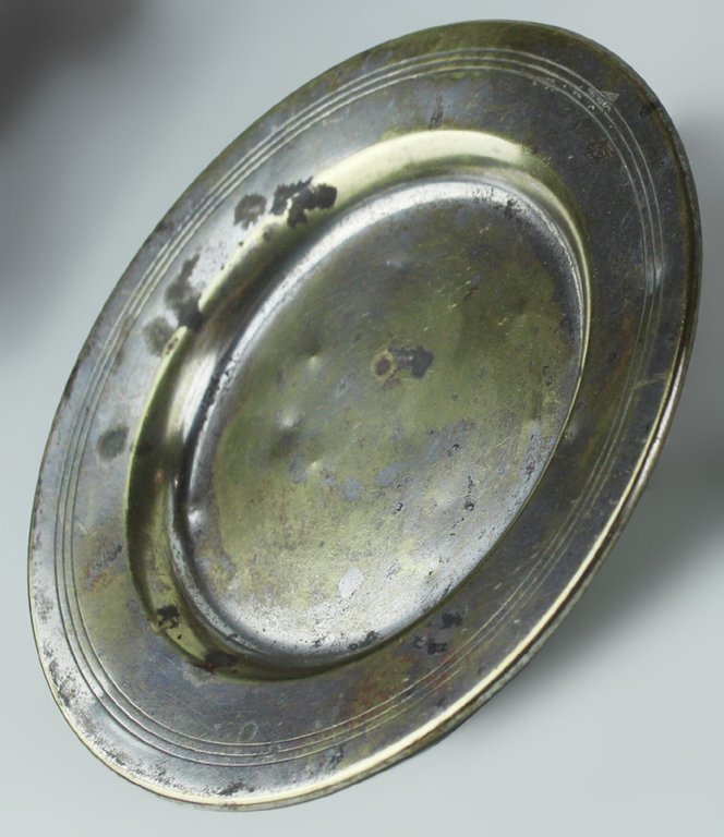 PIATTINO ANTICO IN OTTONE ARGENTATO Diametro cm 13