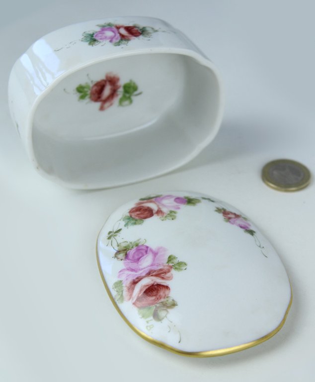 SCATOLETTA IN PORCELLANA DIPINTA A MANO CM 9x7x5