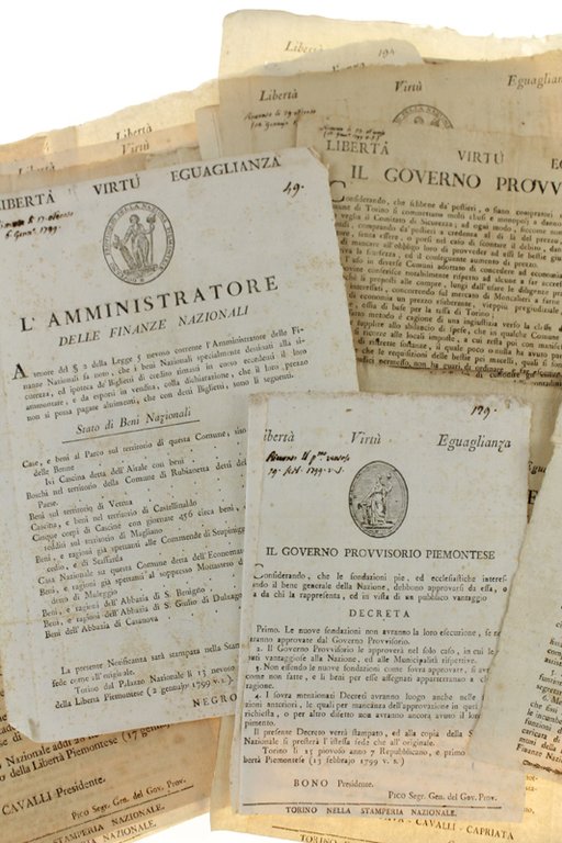 SEQUENZA DI 39 DECRETI / MANIFESTI