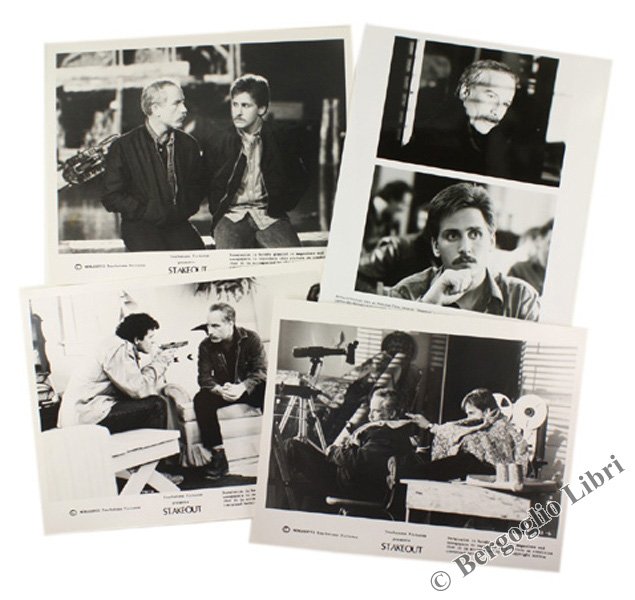 STAKEOUT - SORVEGLIANZA. SPECIALE: QUATTRO FOTO ORIGINALI.