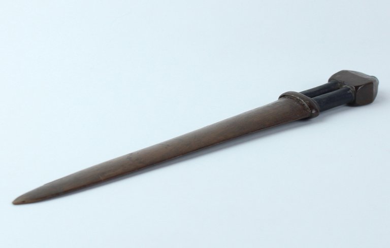 TAGLIACARTE IN LEGNO ART DECO CM 24,5x2,8