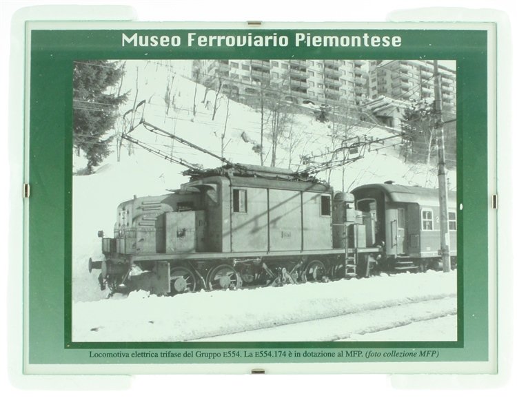 TRE ANTICHE LOCOMOTIVE: FOTO INCORNICIATE SOTTO VETRO, DA APPENDERE.