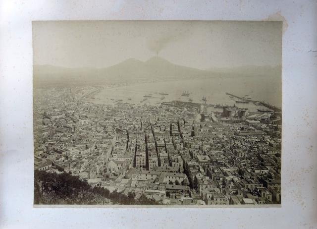 Napoli. Panorama preso da San Martino.