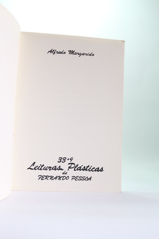33 + 9 leituras plasticas de Fernando Pessoa