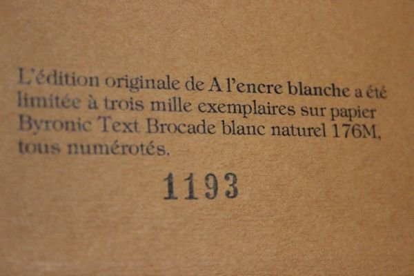 A l'encre blanche