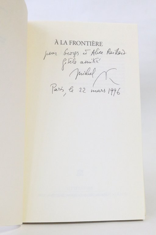 A la frontière