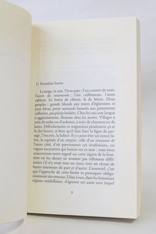 A la frontière