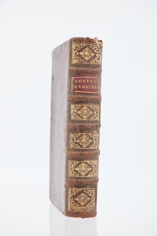 Auteurs deguisez. Sous des noms etrangers; empruntez, supposez, feints à …
