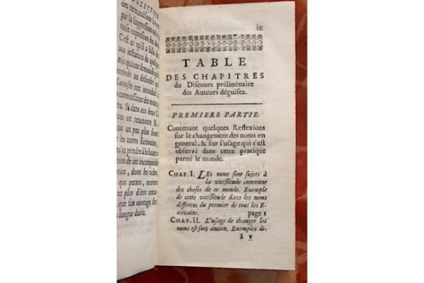 Auteurs deguisez. Sous des noms etrangers; empruntez, supposez, feints à …