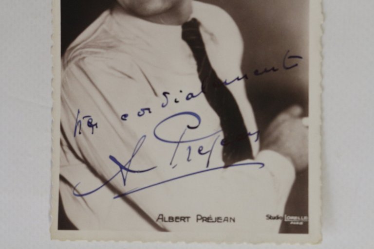 Carte postale photographique signée d'Albert Préjean