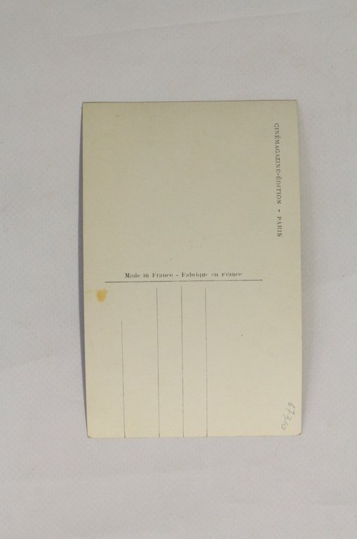 Carte postale photographique signée de Madeleine Renaud