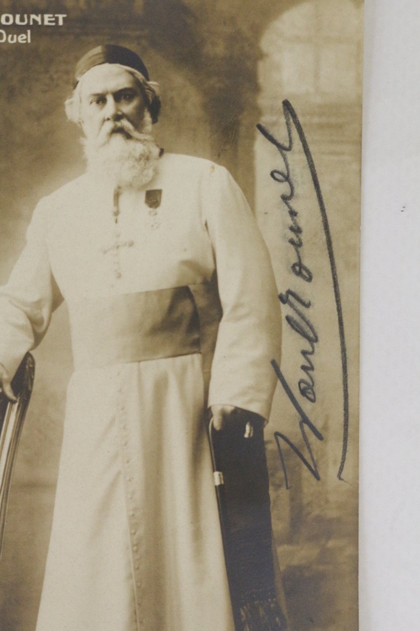 Carte postale photographique signée de Paul Mounet créant le rôle …