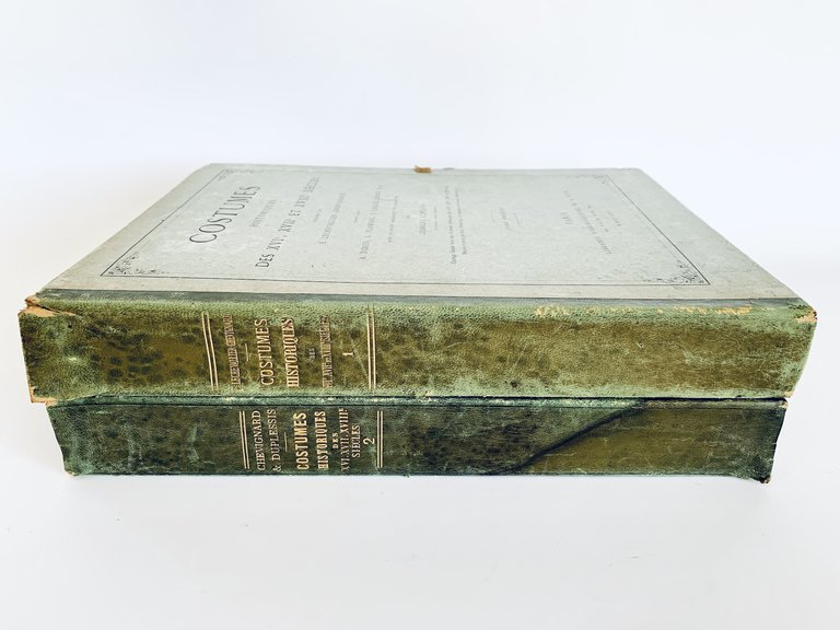 Costumes Historiques Des XVIe, XVIIe et XVIIIe Siecles