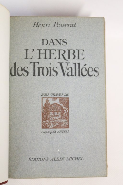 Dans l'herbe des trois vallées