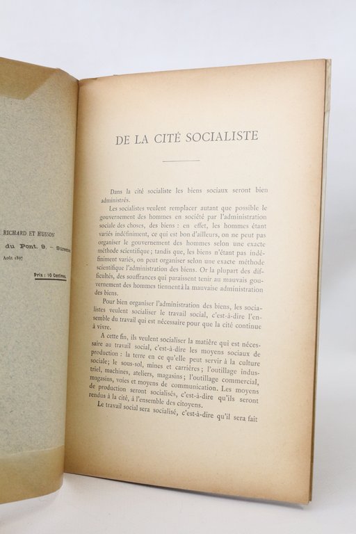 De la cité socialiste