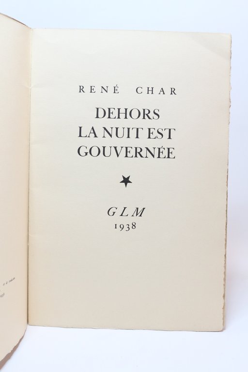 Dehors la nuit est gouvernée